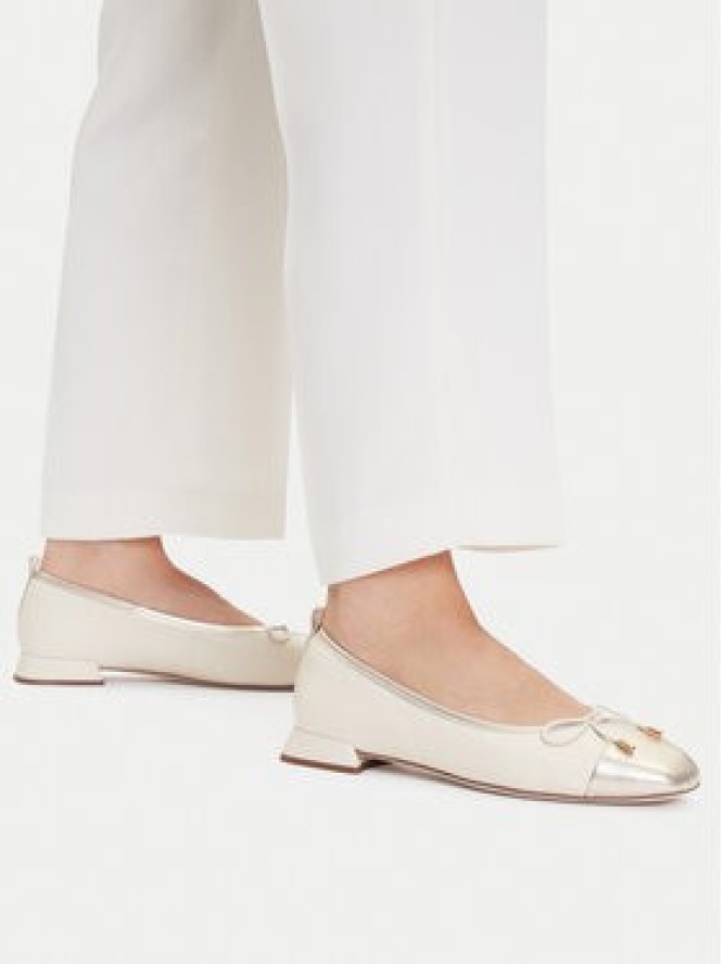 Clarks Baleriny Ubree15 Poppy 26181326 Beżowy