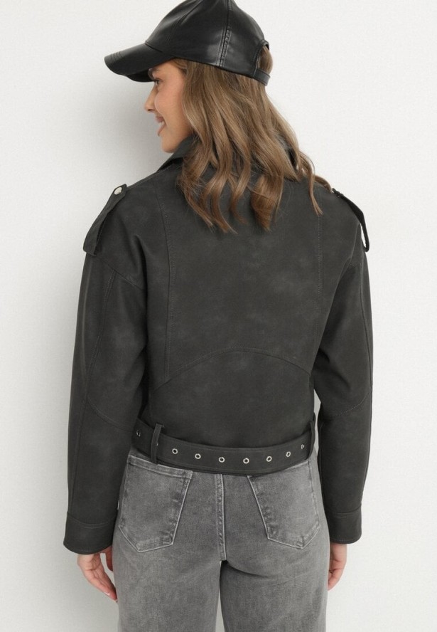 Czarna Kurtka Ramoneska z Ozdobnym Paskiem Sesanoria