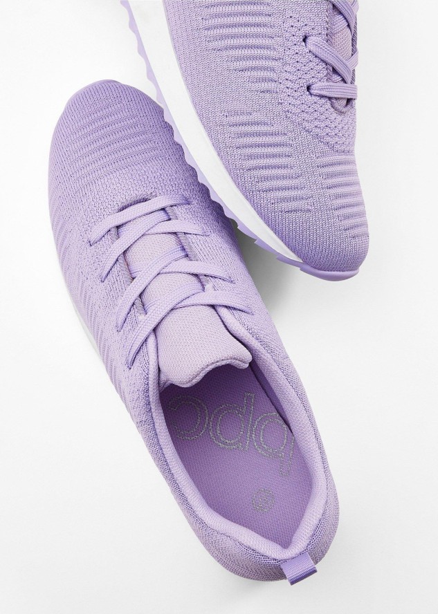 Sneakersy