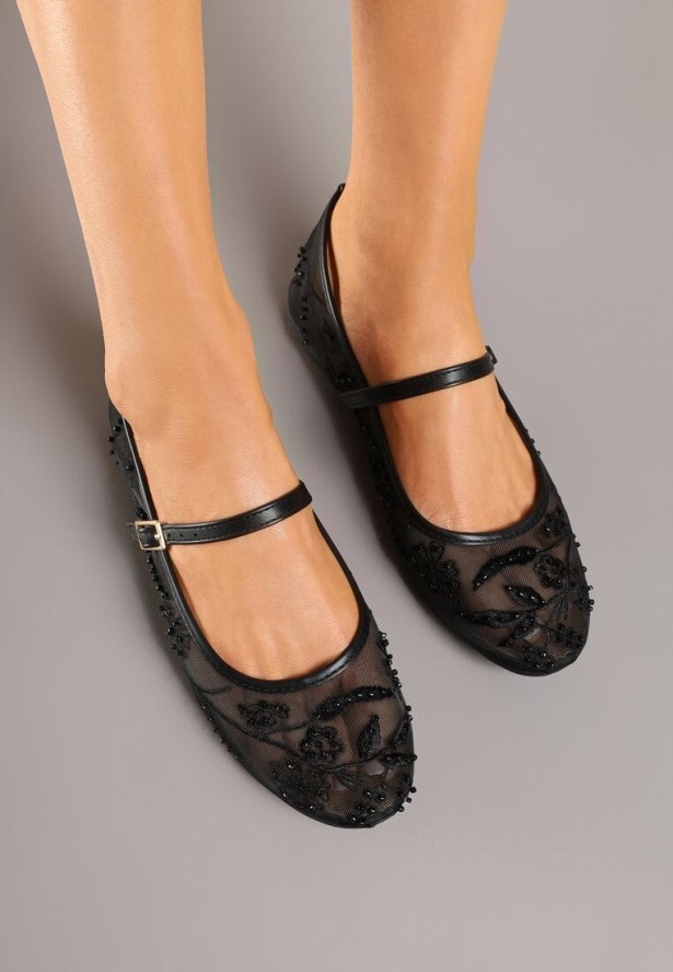 Czarne Balerinki z Siateczki Ozdobione Haftami ze Sprzączką Divalen