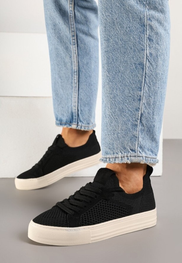 Czarne Siateczkowe Sneakersy Ozdobione Metaliczną Nicią Nimiarene