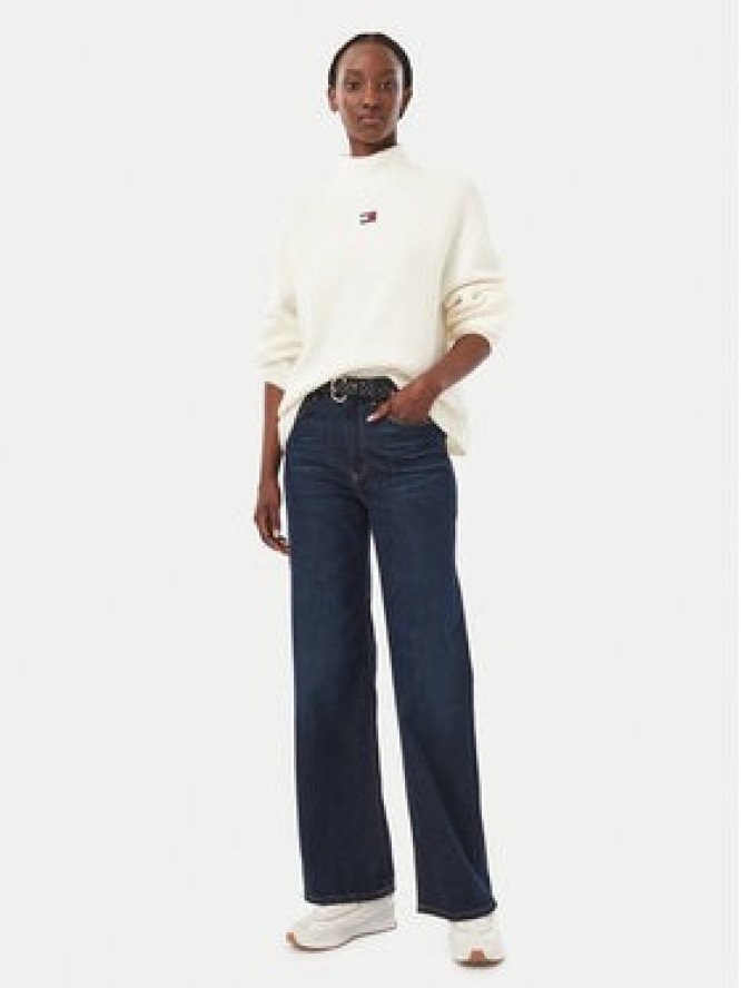 Tommy Jeans Sweter Badge DW0DW23349 Biały Relaxed Fit