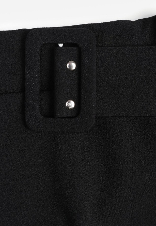 Czarna Gładka Spódnica Maxi z Gumką w Pasie i Klamrą Orirsa