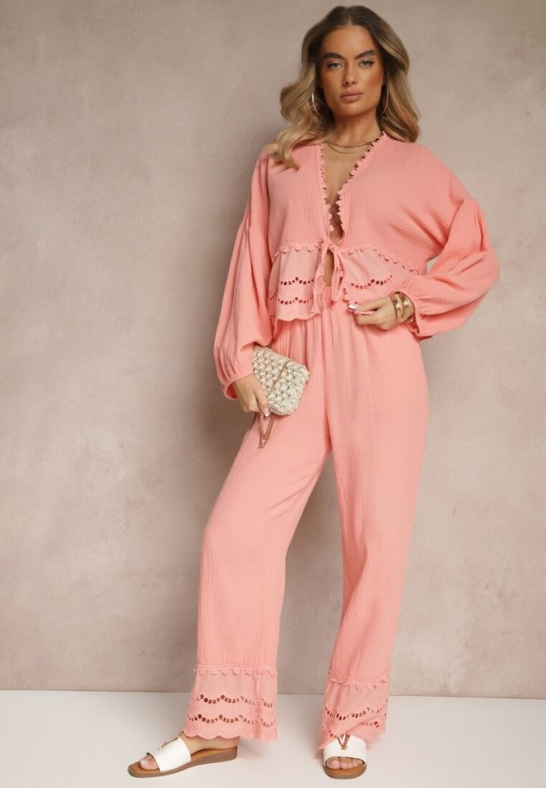 Różowy Komplet z Bawełny z Ażurowymi Wstawkami Bluzka z Wiązaniem i Spodnie Jaette