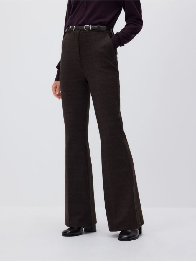 Spodnie z ozdobnym paskiem - brązowy