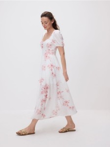 Sukienka maxi w kwiaty - pastelowy róż