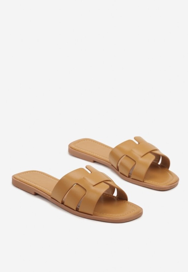 Jasnobrązowe Klapki z Ozdobnymi Paskami Pollaloria