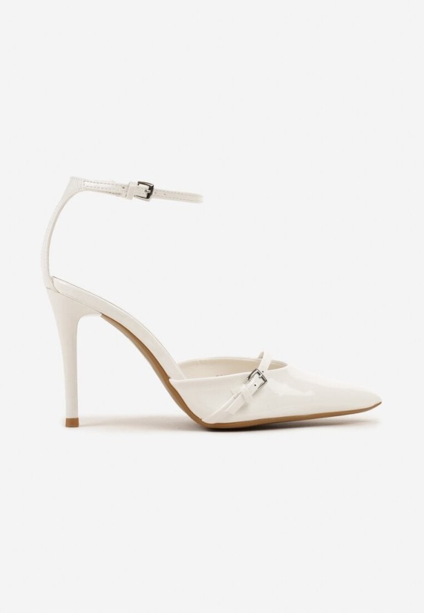 Białe Lakierowane Szpilki Vices Zdobione Paskiem z Klamerką Tilamea