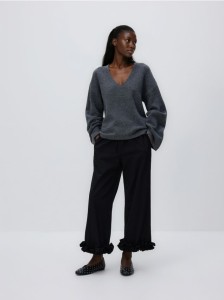 Sweter z szerokimi rękawami - ciemnoszary