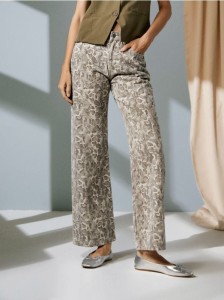 Jeansy wide leg w wężowy wzór - beżowy
