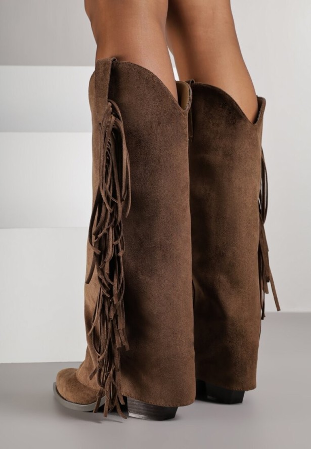 Brązowe Kozaki Kowbojki na Obcasie z Wywiniętą Cholewką z Frędzlami Monasatia