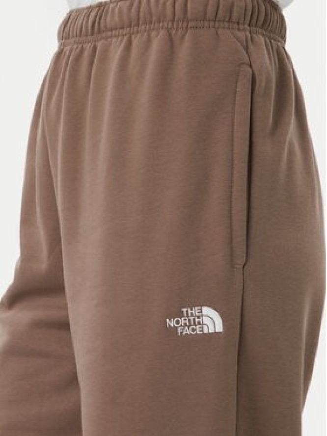 The North Face Spodnie dresowe Evolution Simple Dome NF0A8CWV Brązowy jasny Regular Fit
