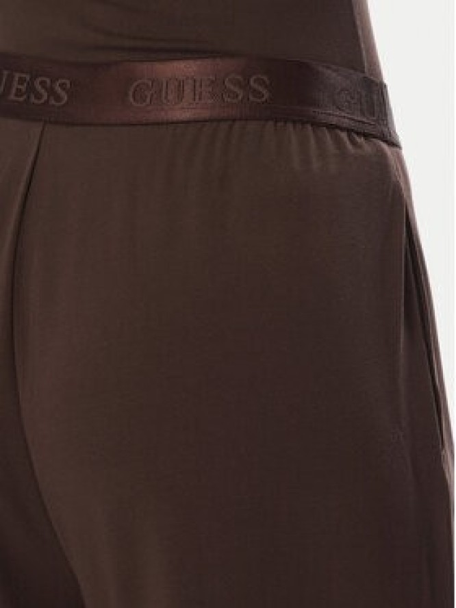 Guess Spodnie dresowe O6BB06 K5060 Brązowy Regular Fit