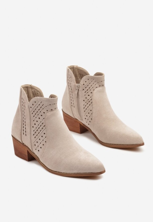 Jasnobeżowe Botki Kowbojki Vices na Słupku z Ażurową Cholewką Selahra
