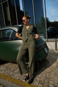 Gładkie spodnie oliwkowe