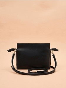 Torebka crossbody z imitacji skóry - czarny