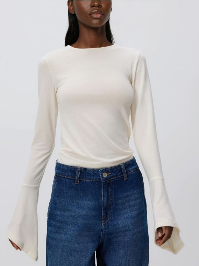 Bluzka z rozszerzanymi rękawami - złamana biel