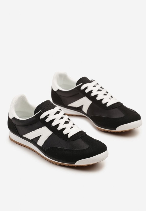 Czarne Sneakersy z Geometrycznym Wzorem Clesanna