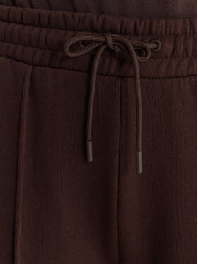 Guess Spodnie dresowe V6RB17 K9V31 Brązowy Regular Fit