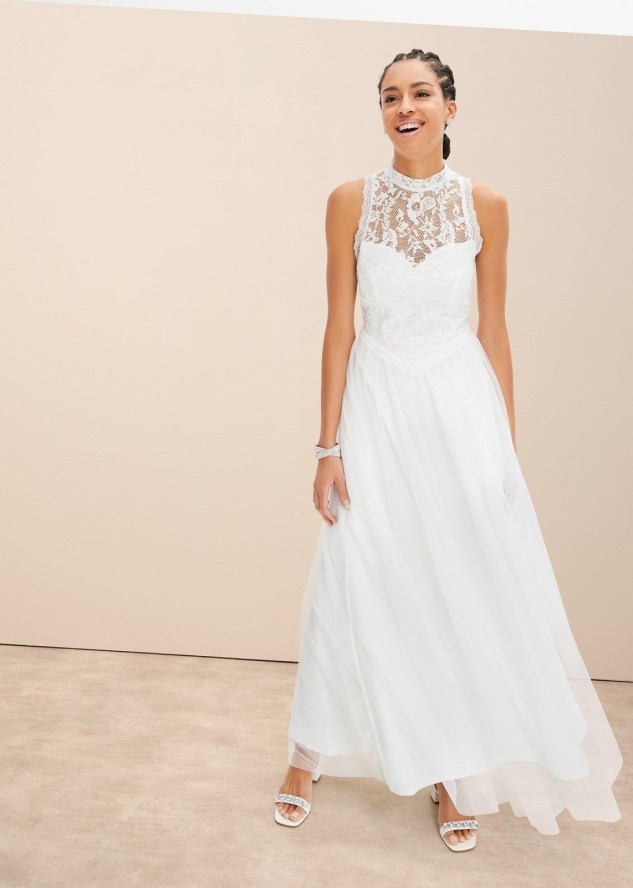 Sukienka ślubna z tiulu z koronką