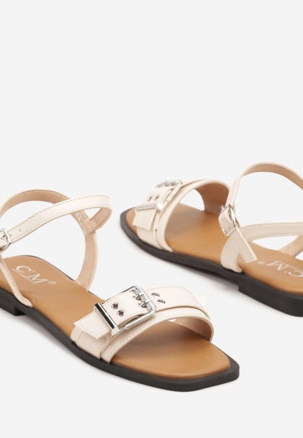 Beżowe Sandały z Kwadratowym Noskiem i Zdobieniem z Klamerką Sarllevia