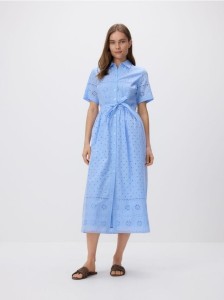 Koszulowa sukienka z ażurowym wzorem - jasnoniebieski