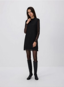 Sukienka z dekoracyjnymi aplikacjami - czarny