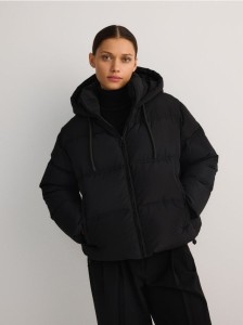 Puchowa kurtka z kapturem - czarny