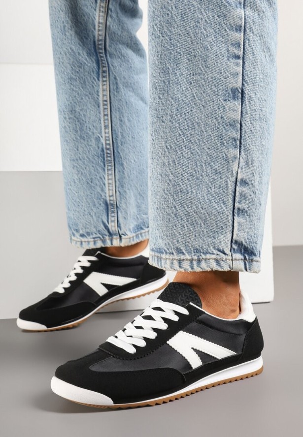 Czarne Sneakersy Ozdobione Geometrycznym Motywem Clevandra