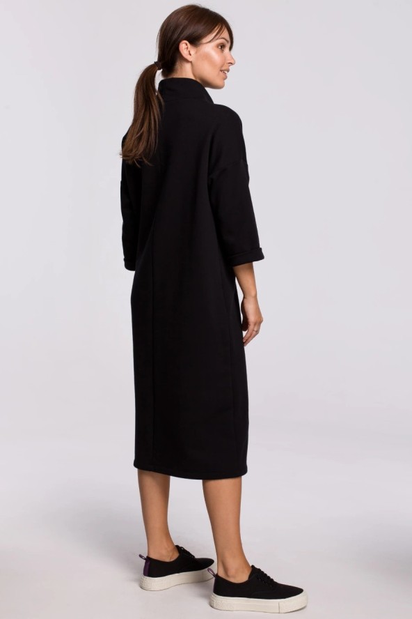 Ciepła sukienka oversize z golfem czarna bawełniana dzianina