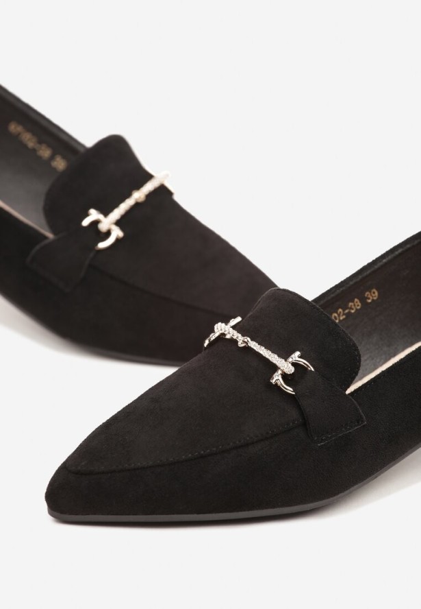 Czarne Mokasyny Vices ze Szpiczastym Noskiem Zdobione Aplikacją Rilosia