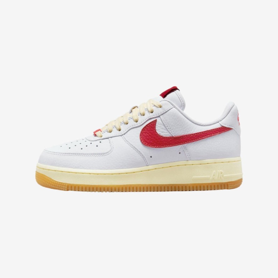 Buty do chodzenia damskie Nike Air Force 1 '07