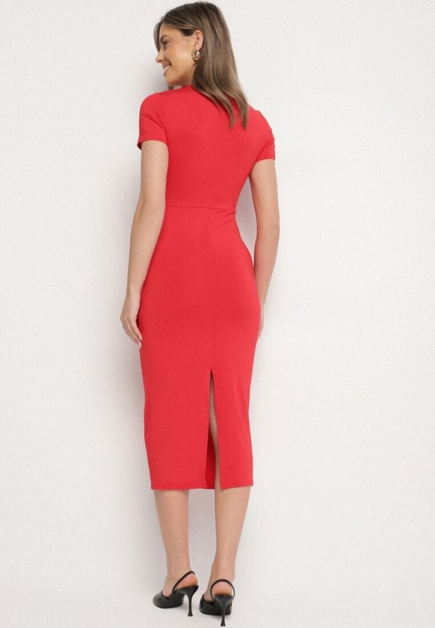 Czerwona Sukienka Dopasowana Bodycon z Dekoltem w Serek Efricene