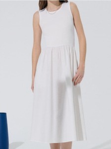 Bawełniana sukienka midi z kieszeniami - biały