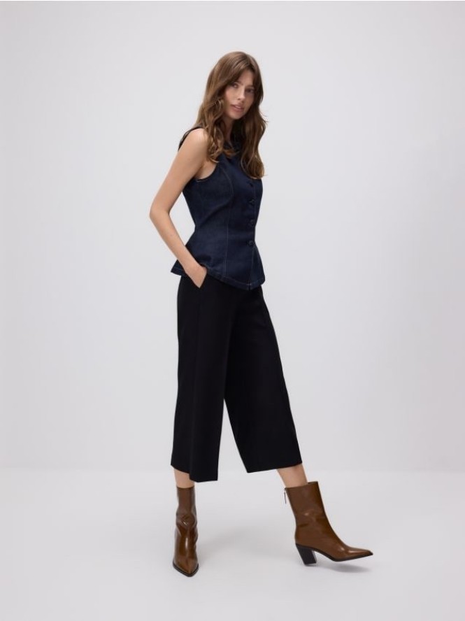 Spodnie culotte z kantem - czarny