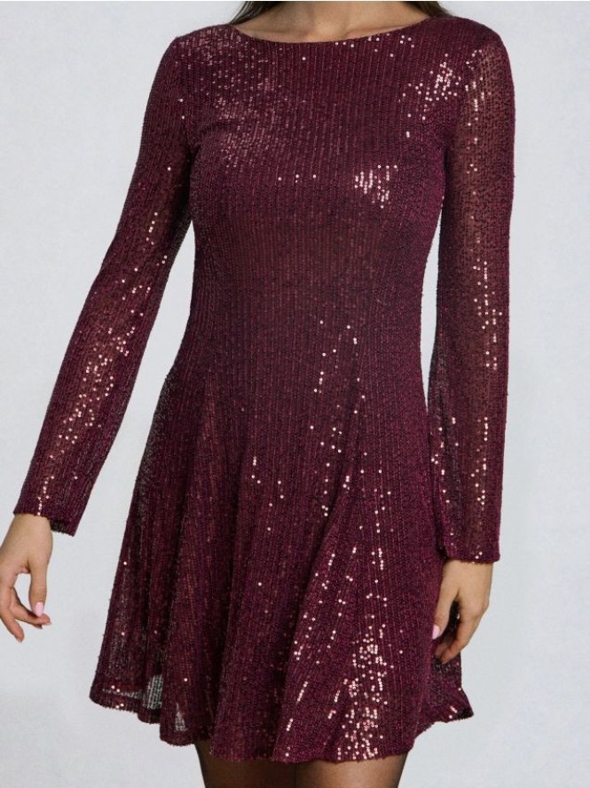 Sukienka mini z ozdobnymi cekinami - czerwony