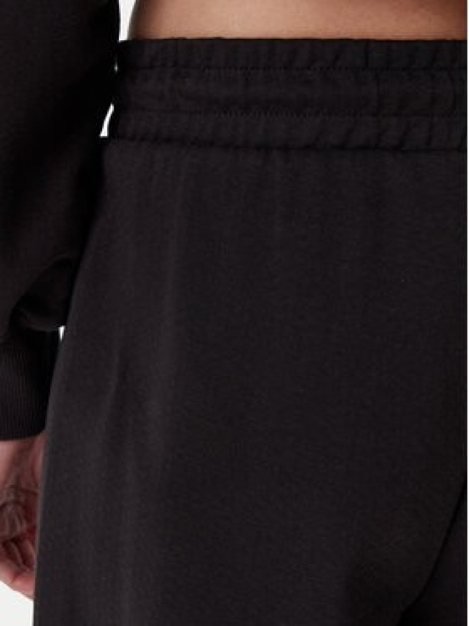 Puma Spodnie dresowe Ess 629774 Czarny Straight Fit