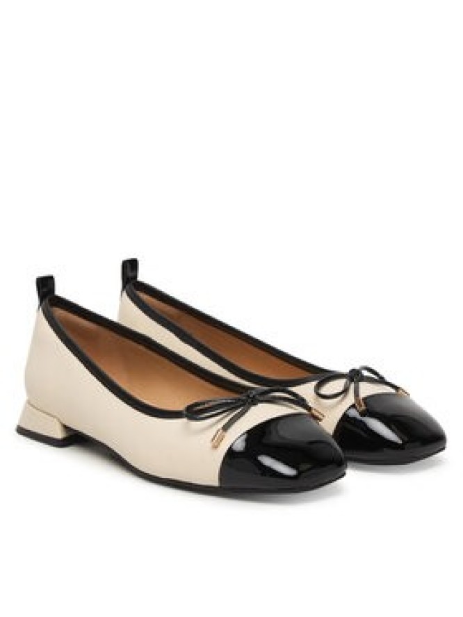 Clarks Półbuty Ubree15 Poppy 26186333 Écru