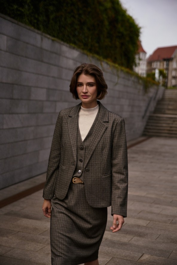 Jednorzędowa marynarka ciemnobeżowa