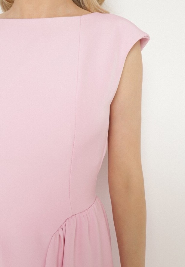 Różowa Sukienka o Rozkloszowanym Kroju z Wiązaniem i Dekoltem w Łódkę Aladriela
