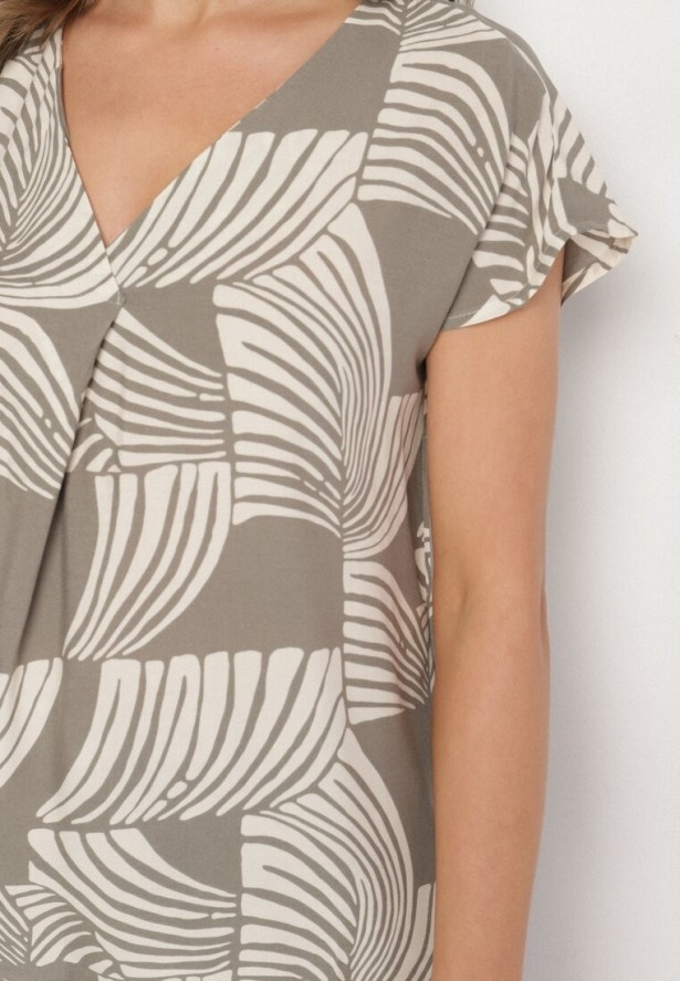 Zielona Bluzka z Wiskozy o Kroju Typu Nietoperz z Krótkim Rękawem Kosirelia