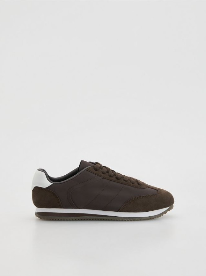 Sneakersy z łączonych materiałów - ciemnobrązowy