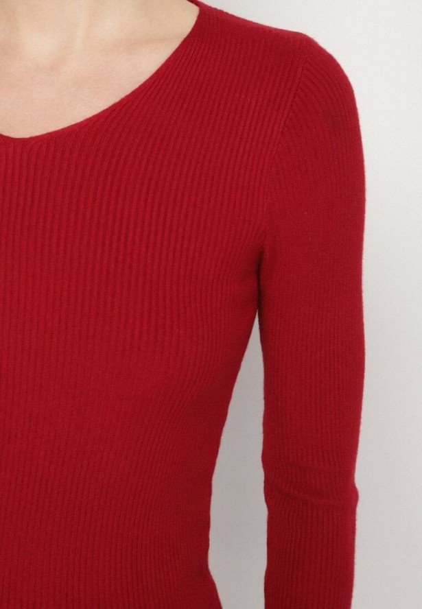 Bordowy Dopasowany Sweter z Prążkowanej Dzianiny z Bawełną z Dekoltem w Serek Tesma
