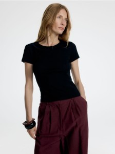 Bawełniany t-shirt slim fit - czarny