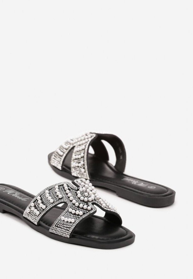 Czarne Klapki z Wycięciami Cyrkoniami i Perłami Zlinntia