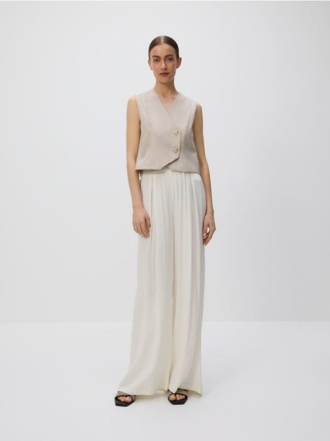 Kamizelka z ozdobnymi guzikami - beżowy