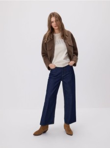 T-shirt z haftowanym napisem - beżowy