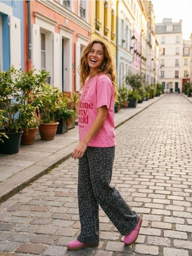 Bawełniana koszulka z nadrukiem na plecach S.W. Smiley® - różowy