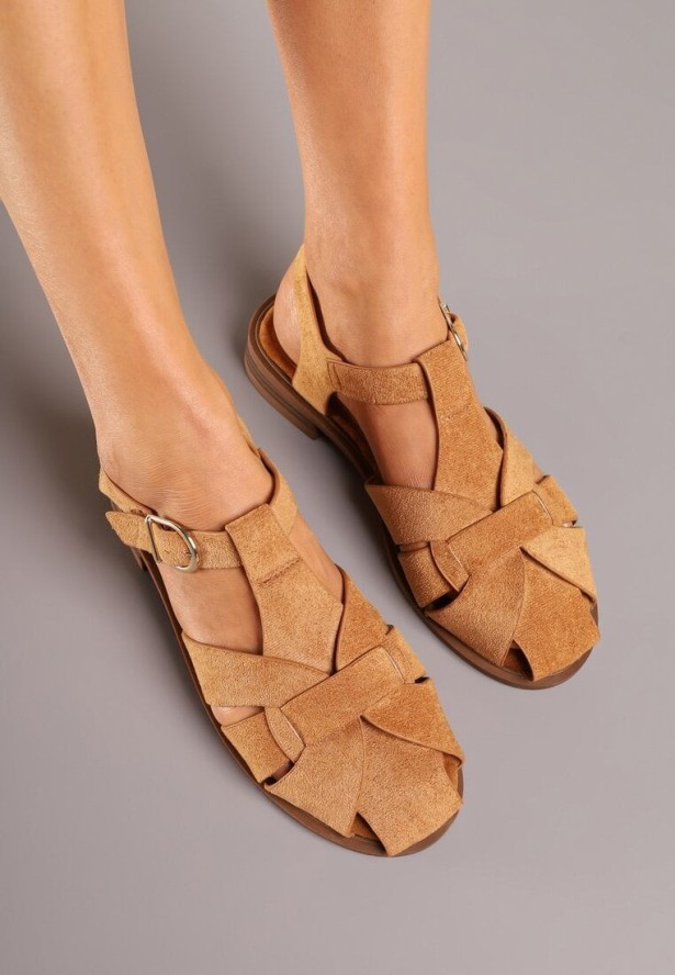 Brązowe Sandały Ozdobione Geometryczną Cholewką Saruvira