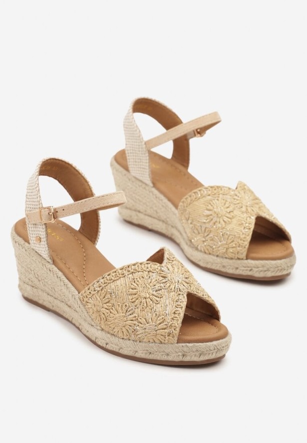 Beżowe Sandały Vices na Koturnie Ozdobione Plecionką Filenira